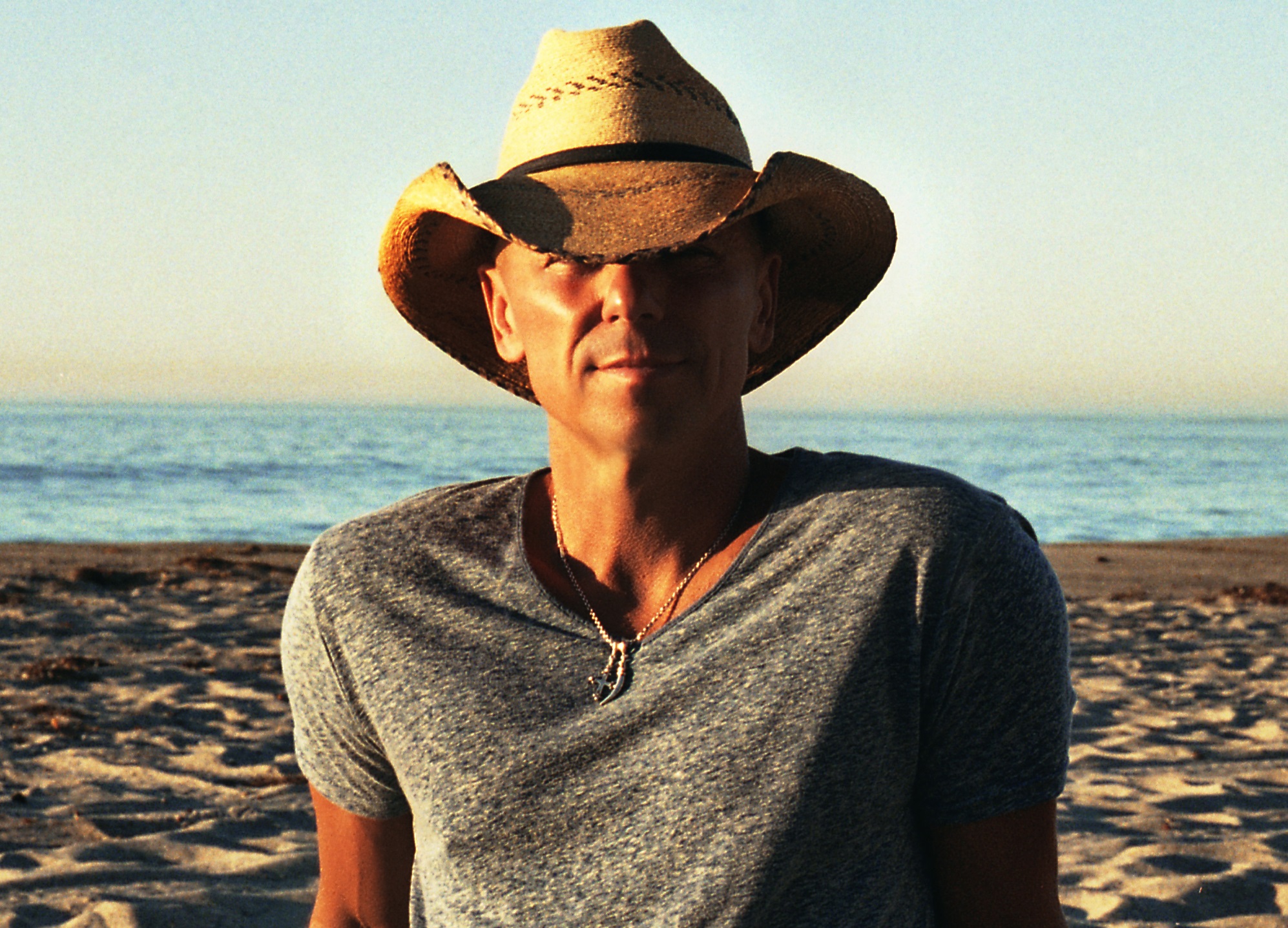 Kenny Chesney Tries to Impress 'All the Pretty Girls' With New Single - Sounds Like Nashville