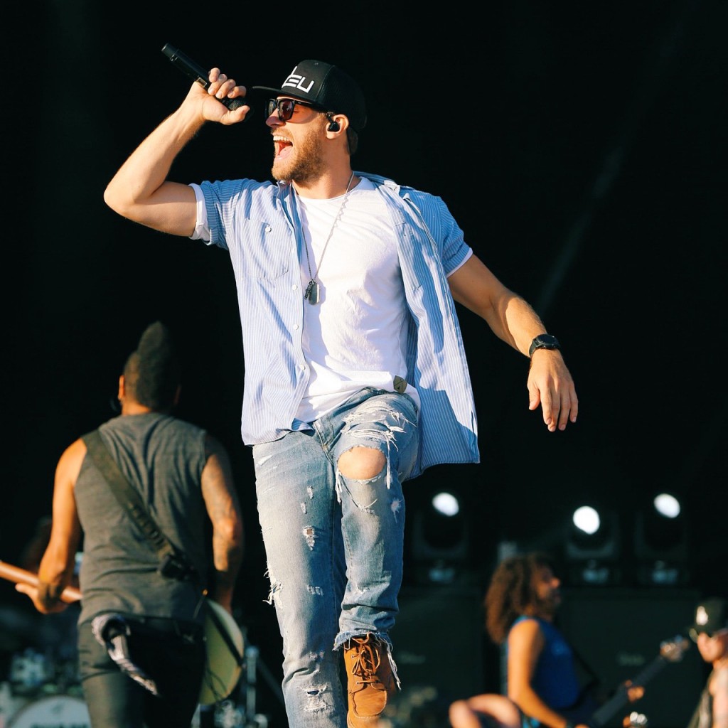 Chase Rice Owns The Stage During Boots & Hearts Set | Sounds Like Nashville1024 x 1024