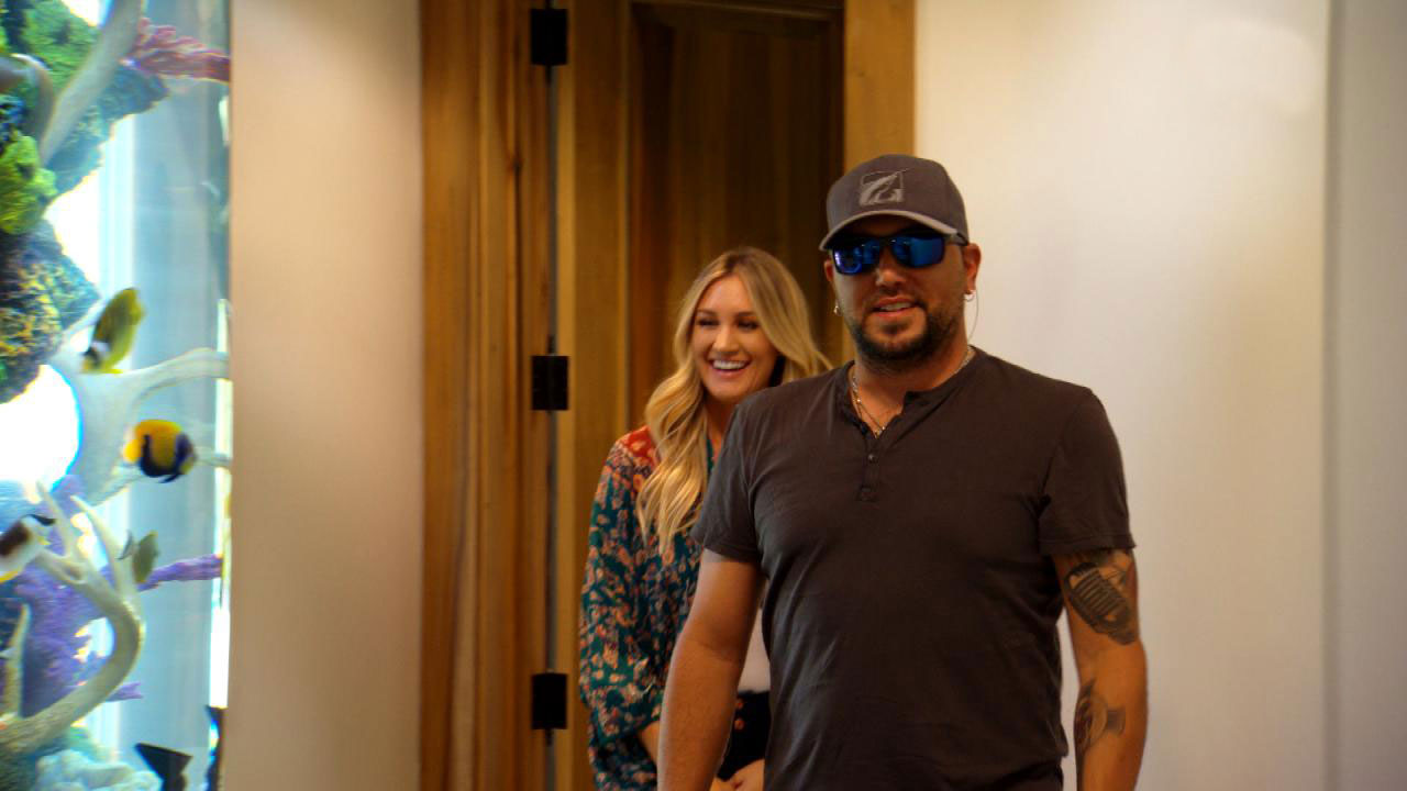 Jason Aldean Surprised by Home Aquarium from Wife on 'Tanked' - Sounds Like Nashville