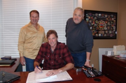Darryl Worley Signs New Recording Contract