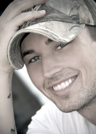 Newcomer Michael Ray Added to 3rd Annual CountryMusicIsLove Concert Benefiting City of Hope