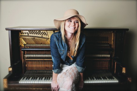 Meet Nicolle Galyon – Nashville’s Newest Contender on ‘The Voice’