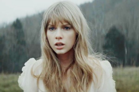 Taylor Swift Debuts ‘Safe & Sound’ Music Video