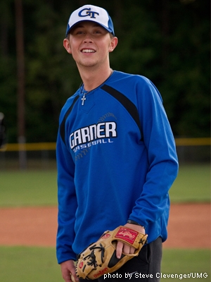 Scotty McCreery Returns to the Pitcher’s Mound