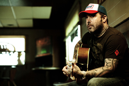 Aaron Lewis Signs with New Record Label