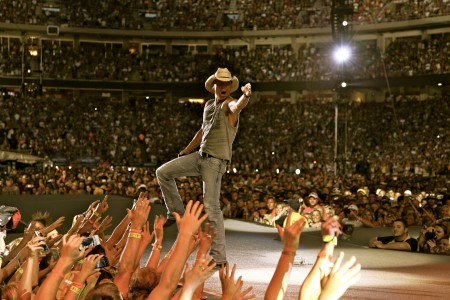 Kenny Chesney Stars in New ‘This is SportsCenter’ Commercial