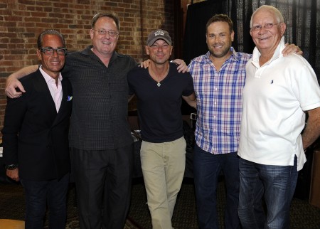 Kenny Chesney Extends Worldwide Recording Agreement with Sony Music Nashville
