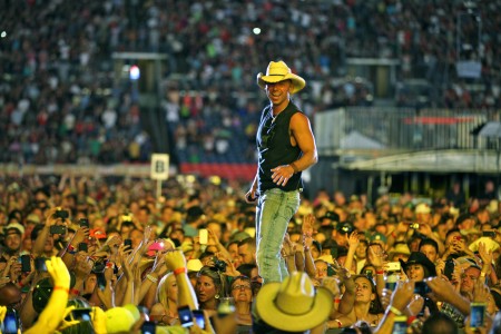 Kenny Chesney’s ‘Come Over’ Races To Gold In Record Time