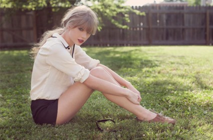 Taylor Swift Poised To Make History With We Are Never Ever Getting Back Together Single Sales Sounds Like Nashville