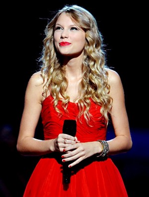 Taylor Swift To Perform We Are Never Ever Getting Back Together At Mtv S Video Music Awards Sounds Like Nashville