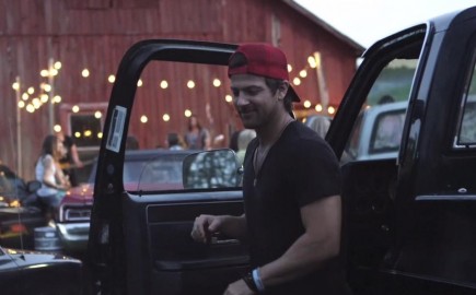 Kip Moore Throws a Barn Party in New ‘Beer Money’ Music Video