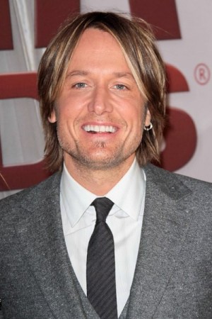 Keith Urban, Vince Gill, and Hunter Hayes to Perform at CMA Awards, Martina McBride, Kellie Pickler, & Others to Present