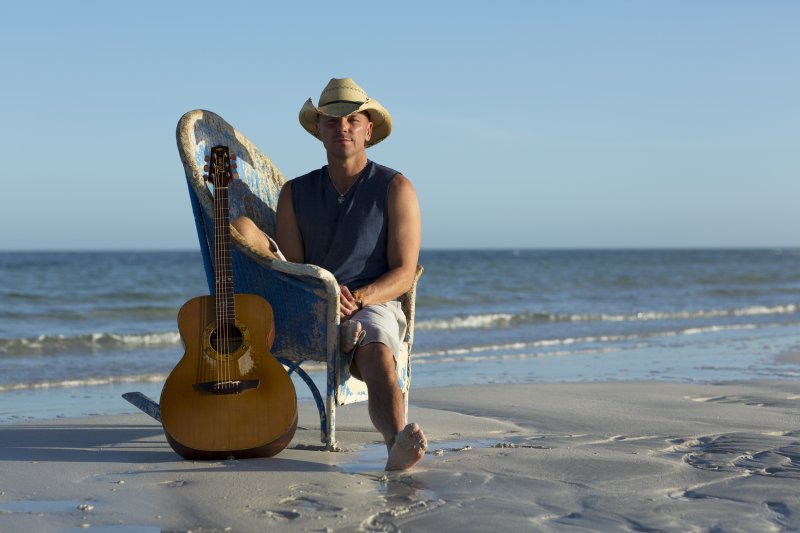 Kenny Chesney Talks ‘When I See This Bar’