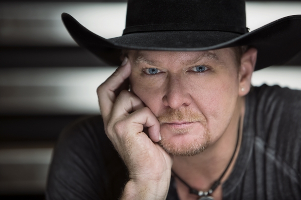 Tracy Lawrence Set To Host 8th Annual ‘Mission Possible’ Turkey Fry