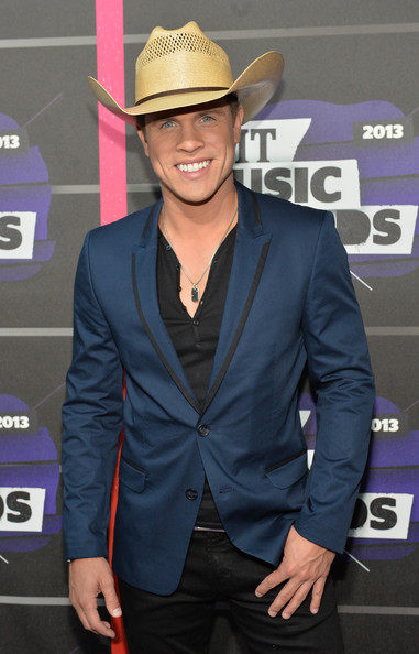 Dustin Lynch- 2013 CMT Music Awards - CountryMusicIsLove