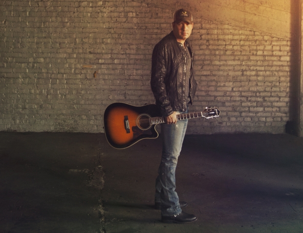 Rodney Atkins Releases New Single, ‘Doin’ It Right’
