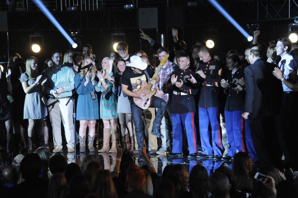 2013 CMA Awards - CountryMusicIsLove (5)