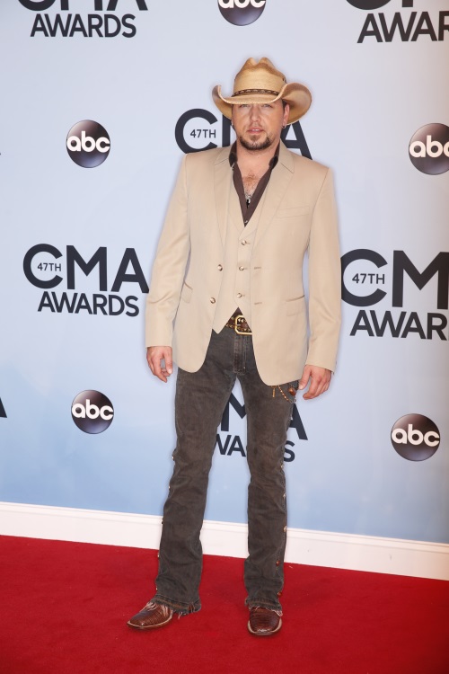 Jason Aldean 2013 CMA Awards - CountryMusicIsLove (2)