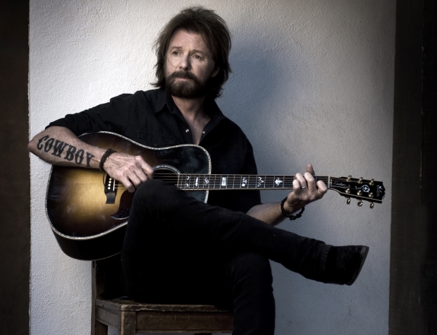 Ronnie Dunn Debuts ‘Kiss You There’ Music Video