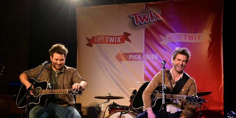 TWIX Pick A Side Sing-Off With The Swon Brothers