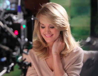 Go Behind the Scenes with Carrie Underwood and Almay