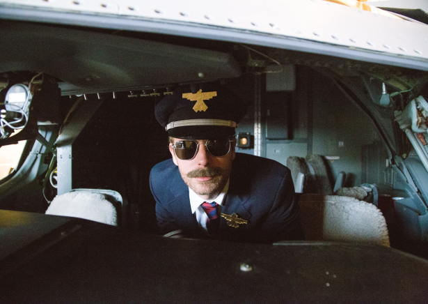 Dierks Bentley - Drunk on a Plane