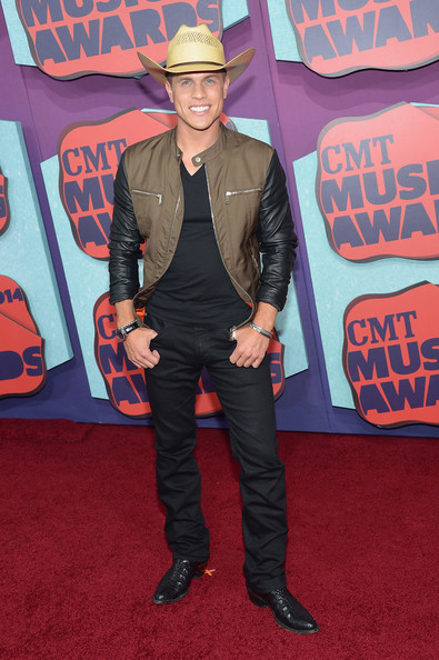 Dustin Lynch - 2014 CMT Music Awards