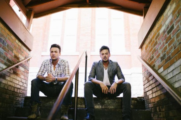 Love and Theft – CountryMusicIslove