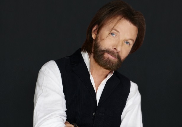 Ronnie Dunn Signs With NASH ICON