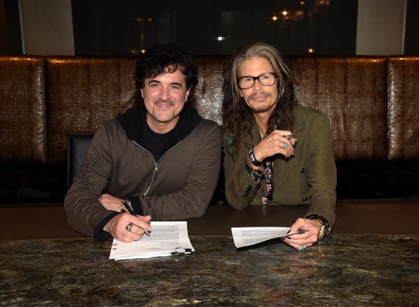 Steven Tyler Signs With Big Machine Label Group