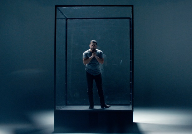 Tyler Farr Debuts ‘Withdrawals’ Music Video