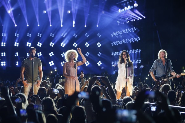 Hottest Acts Perform On ‘CMA Music Festival: Country’s Night To Rock’