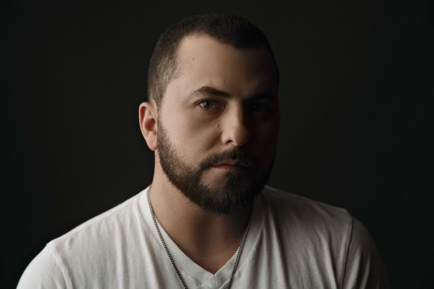 Tyler Farr Placed on Complete Vocal Rest Following Microlaryngeal Surgery