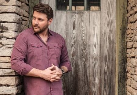 Chris Young To Release His First Christmas Album
