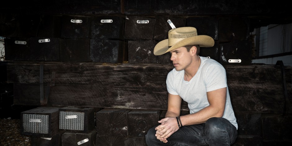 Dustin Lynch Wants a ‘Mind Reader’ This Valentine’s Day