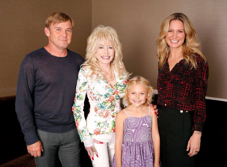 ‘Dolly Parton’s Coat Of Many Colors’ To Re-Air Christmas Day