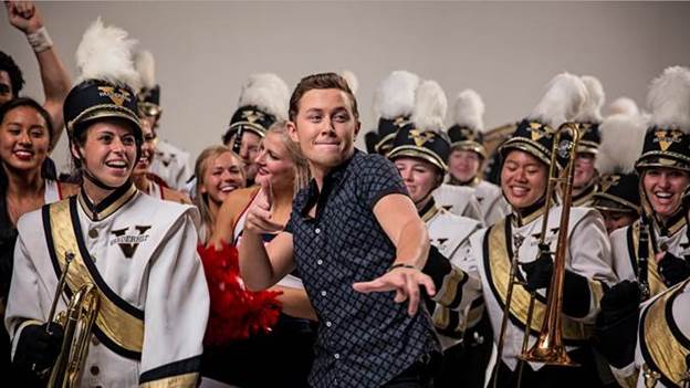 Scotty McCreery Cuts Loose In ‘Southern Belle’ Music Video