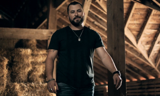 Tyler Farr Debuts ‘Better in Boots’ Music Video