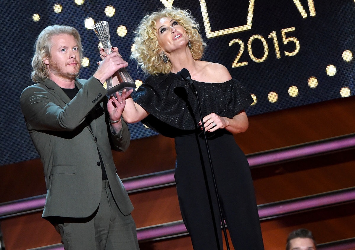 Kimberly Schlapman and Phillip Sweet Dedicate Little Big Town’s CMT Artists of the Year Award To Jimi Westbrook’s Sister