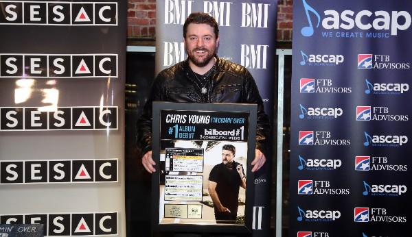 Chris Young & Co-Writers Celebrate ‘I’m Comin’ Over’ In Nashville