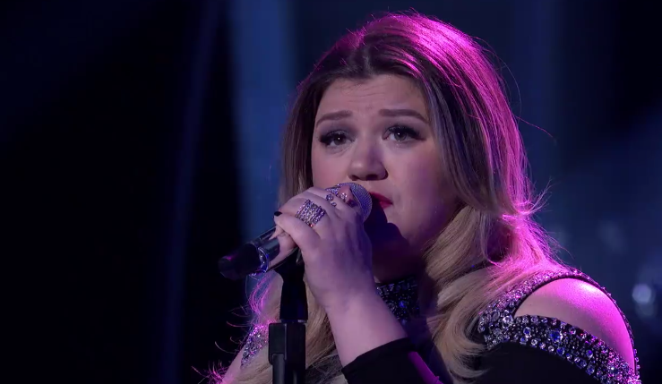Kelly Clarkson Bares Emotions During 'Piece By Piece' On American Idol ...