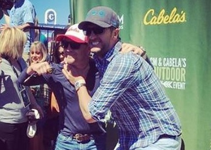 Team Luke Bryan and Team Justin Moore Face Off At Annual Archery Event