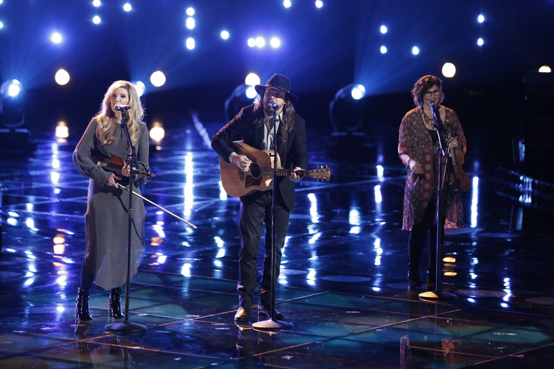 Adam Wakefield and Alison Krauss Perform on Season 10 The Voice Finale