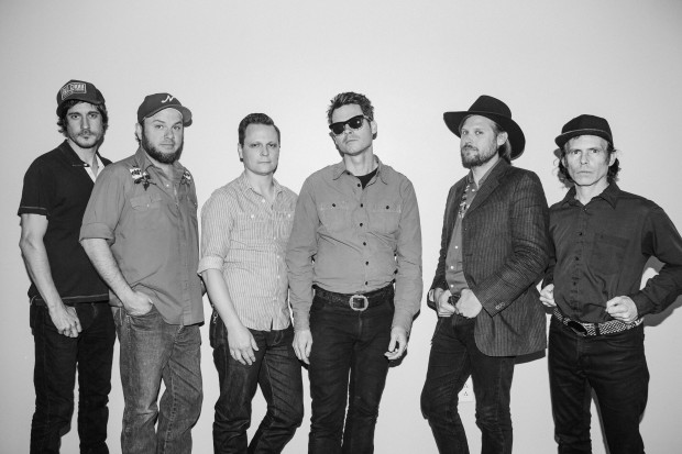 Jason Isbell, Old Crow Medicine Show Transport Music Fans from Chicago ...