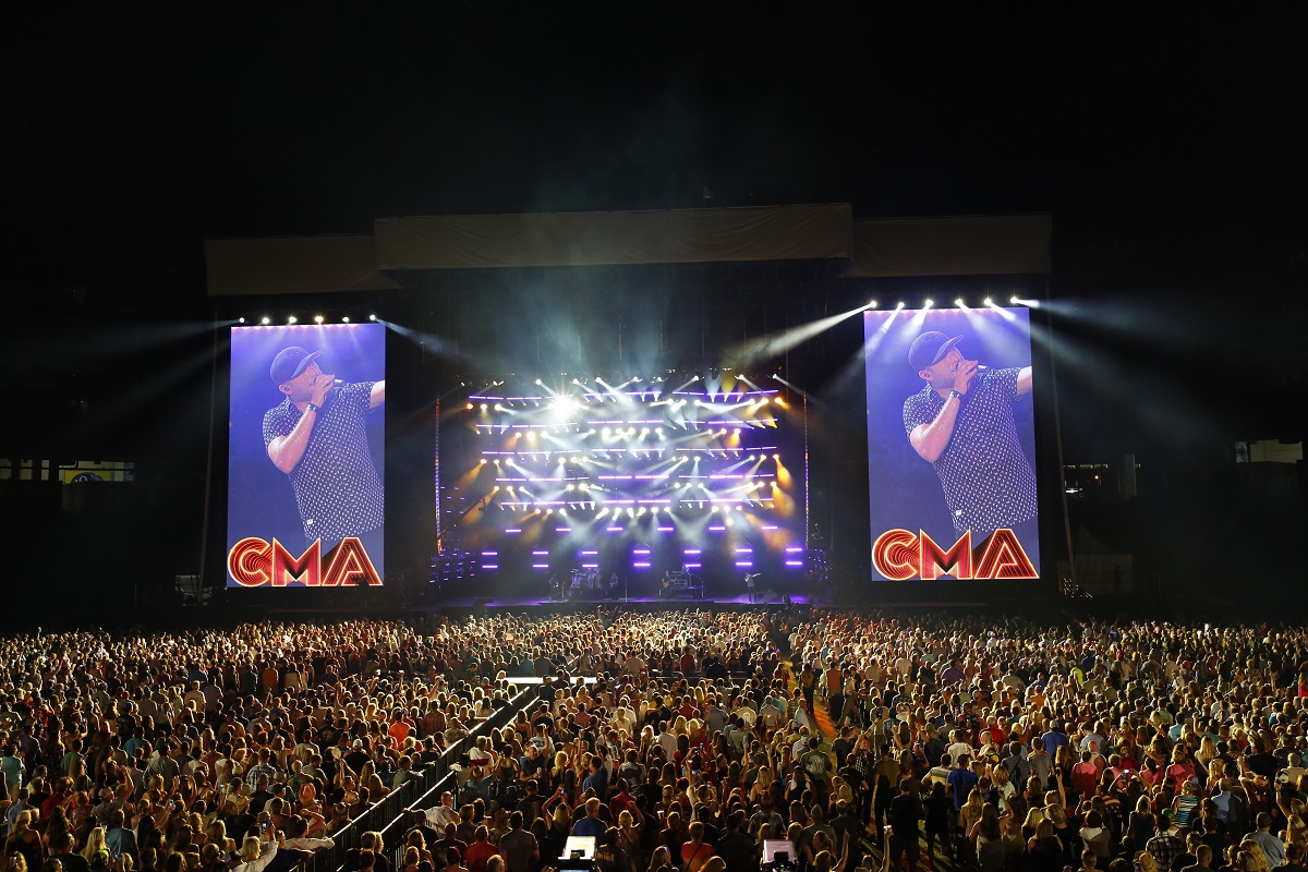 A massive audience at this nighttime CMA Festival.