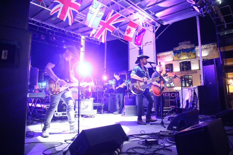 Country Music Proves to be Worldwide at CMA World GlobaLive! Stage
