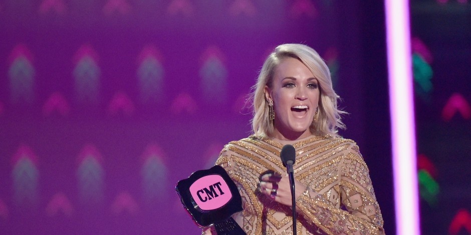 Carrie Underwood Wins CMT Music Award for Performance of the Year