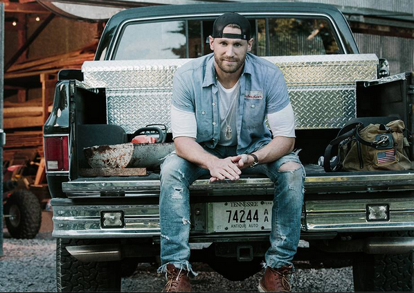 Chase Rice Releases New Single, ‘Everybody We Know Does’