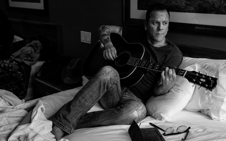 Kiefer Sutherland Reflects On Humbling Opry Debut, Preps For Album Release
