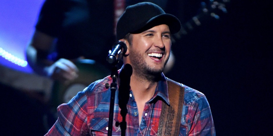 Luke Bryan Assists Police While on Beach Vacation